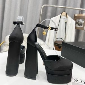 New new platform heels size 7